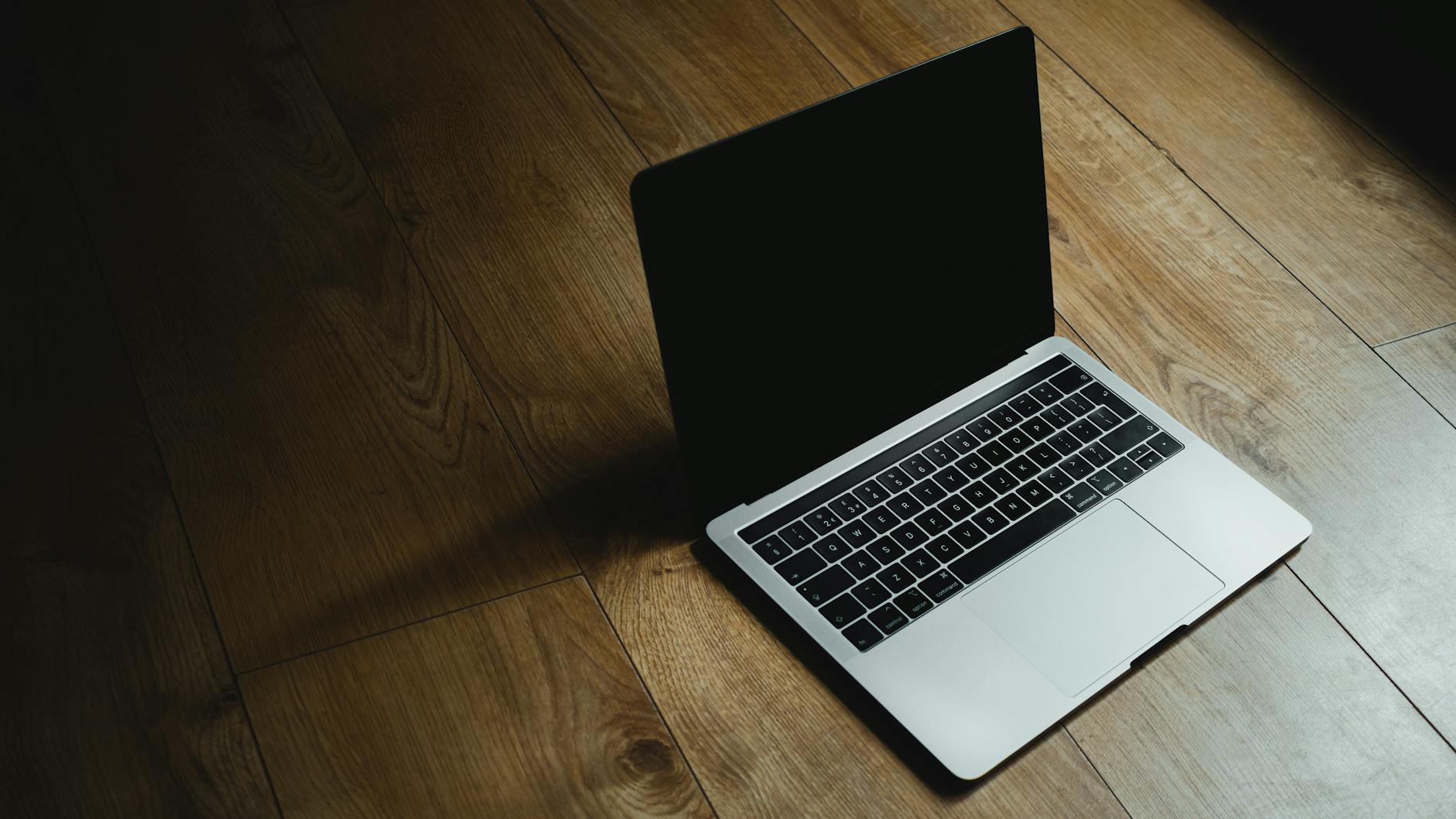 Kodėl „MacBook” perkaitimas Kaune dažnai klaidingai diagnozuojamas ir kaip tai išvengti